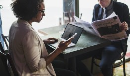 黑客入侵app成本高吗？揭秘高昂代价背后的技术、时间与法律风险