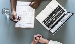 高价找黑客解决数据恢复？揭秘合法安全服务与风险防范指南