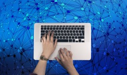 不收费的黑客联系方式背后隐藏的危险：如何避免网络陷阱保护个人信息安全