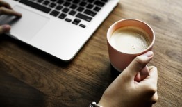 黑客多少钱一个？揭秘合法网络安全服务价格与风险，助你明智选择